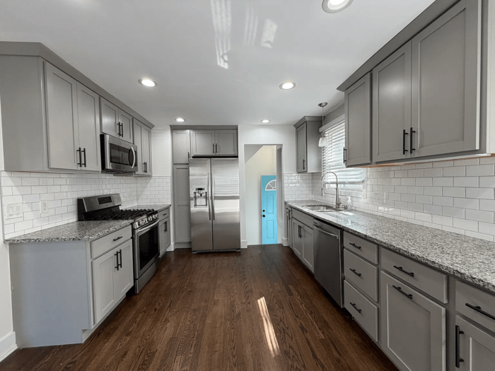 320 Flowerdale St - Photo 4 of 24