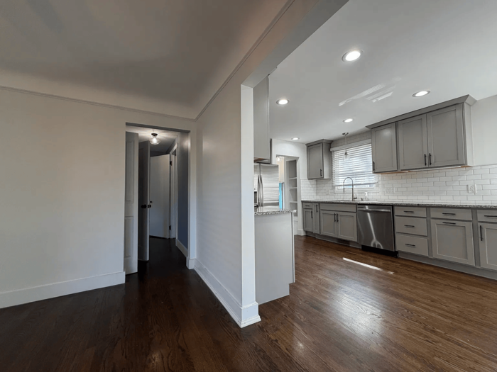 320 Flowerdale St - Photo 7 of 24