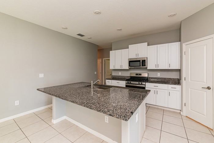 4022 84th Ct E - Photo 5 of 13