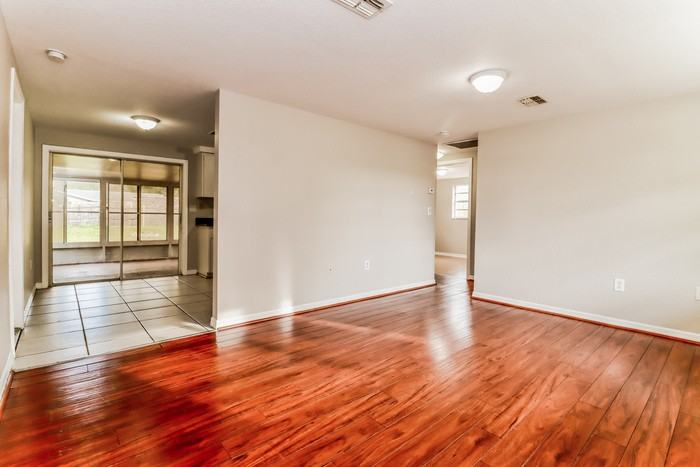6622 Atis St - Photo 4 of 13