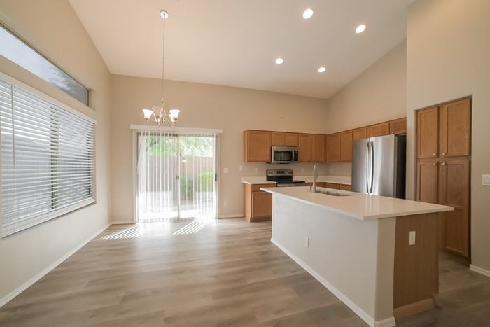 40815 N Mantle Ct - Photo 4 of 16