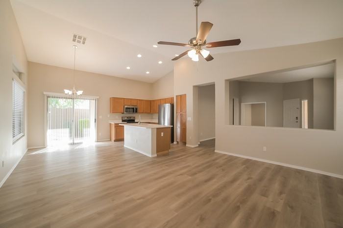 40815 N Mantle Ct - Photo 5 of 16