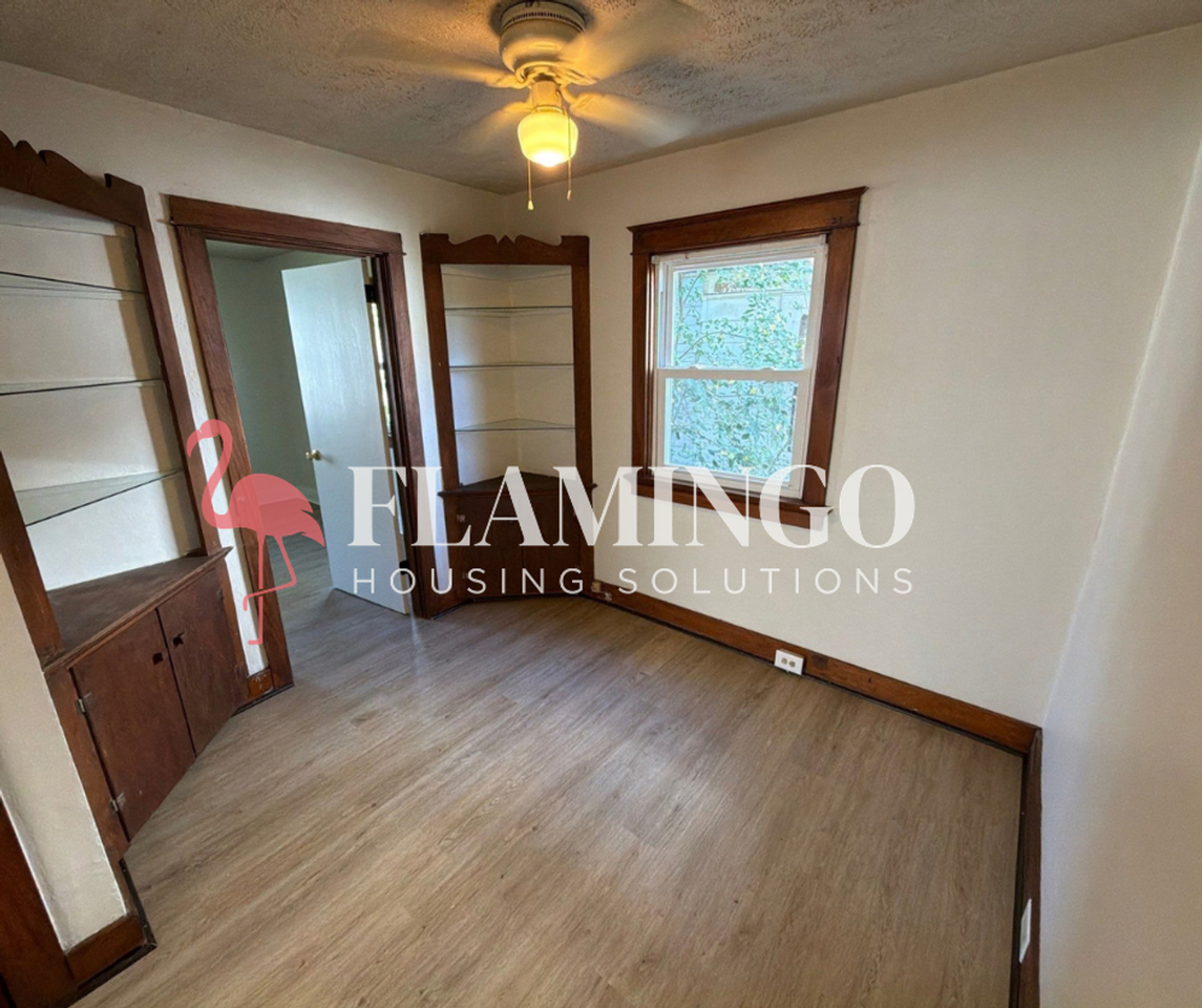 505 Elmhurst Rd - Photo 4 of 17