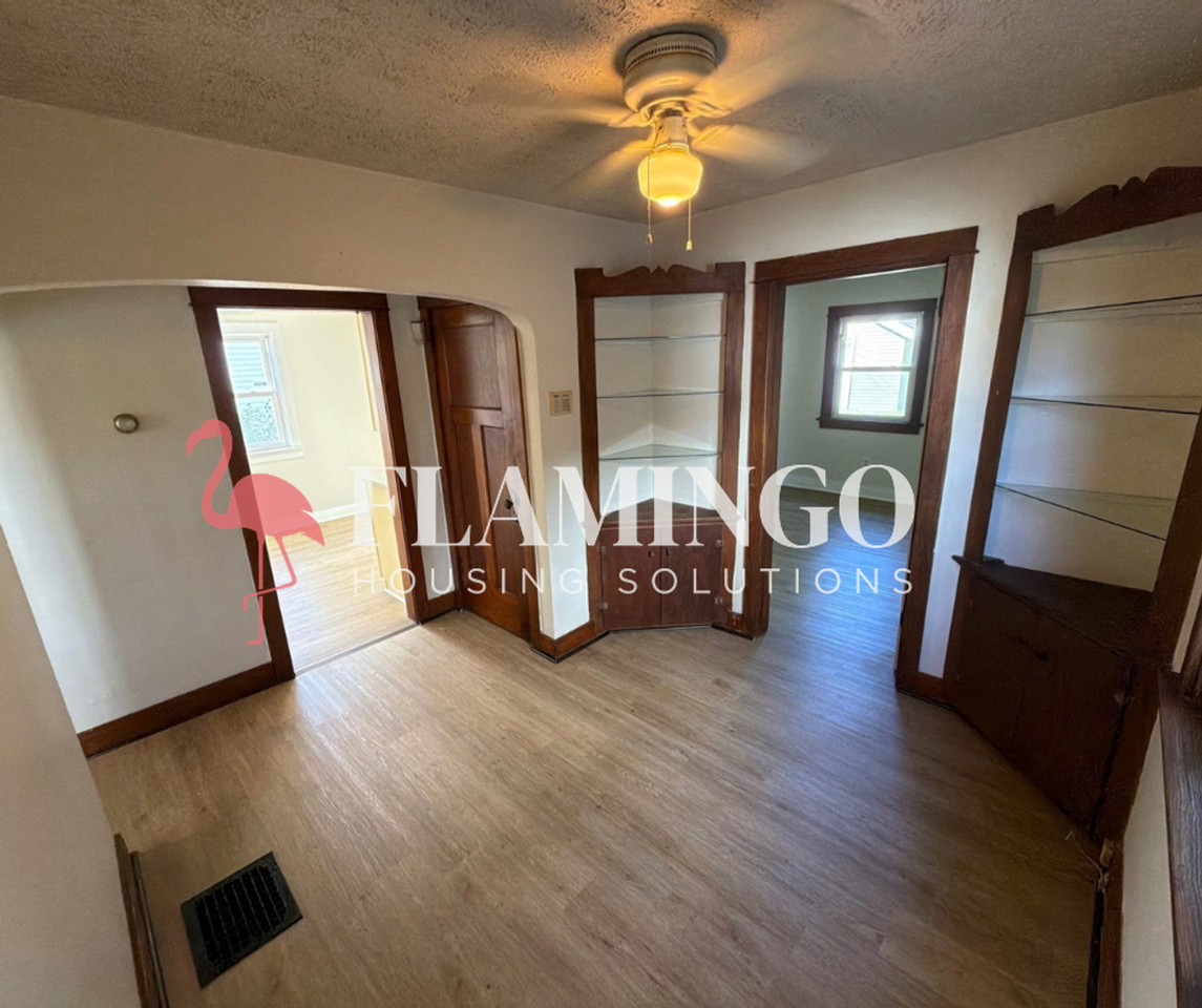505 Elmhurst Rd - Photo 5 of 17