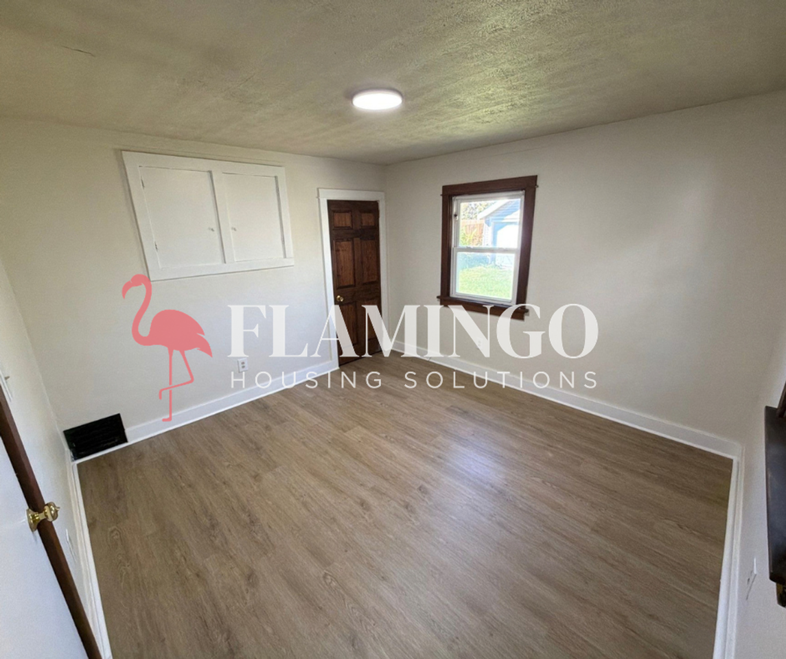 505 Elmhurst Rd - Photo 6 of 17