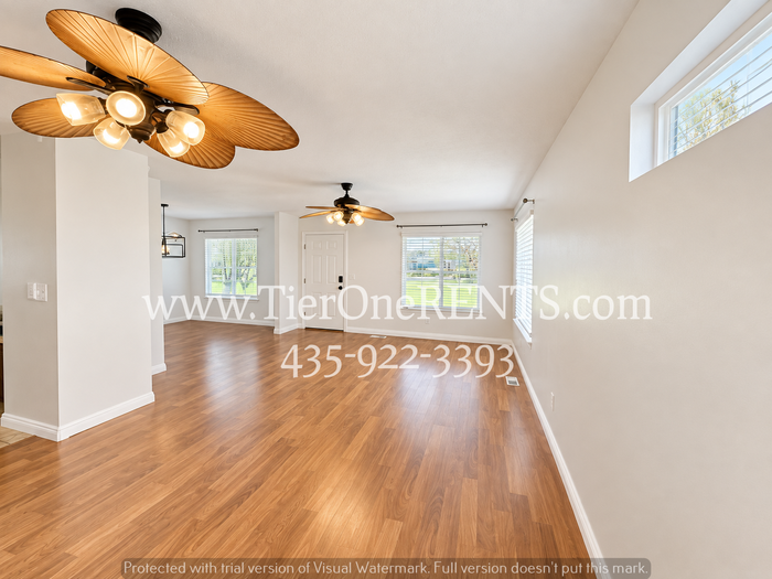 1757 E American Way - Photo 3 of 36