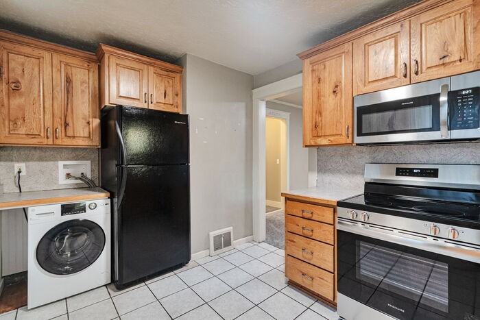 398 E 400 S - Photo 7 of 24