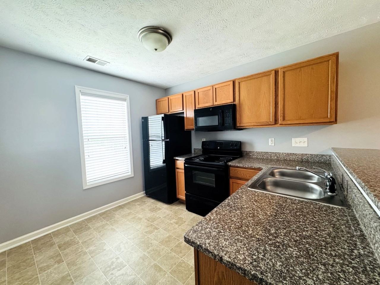 3611 Dornoch Dr - Photo 4 of 13