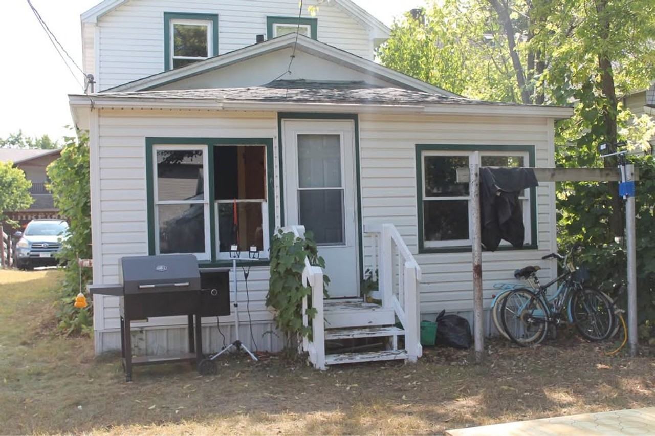 938 Water St - Photo 2 of 9