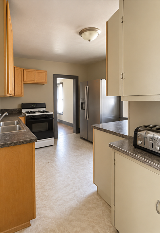 938 Water St - Photo 3 of 9