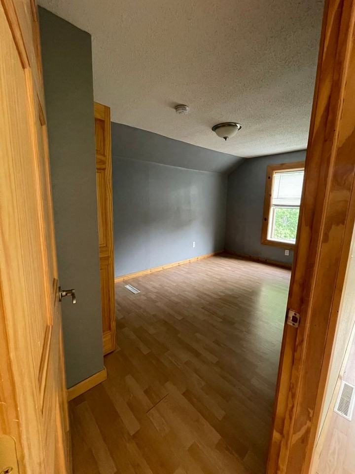 938 Water St - Photo 4 of 9