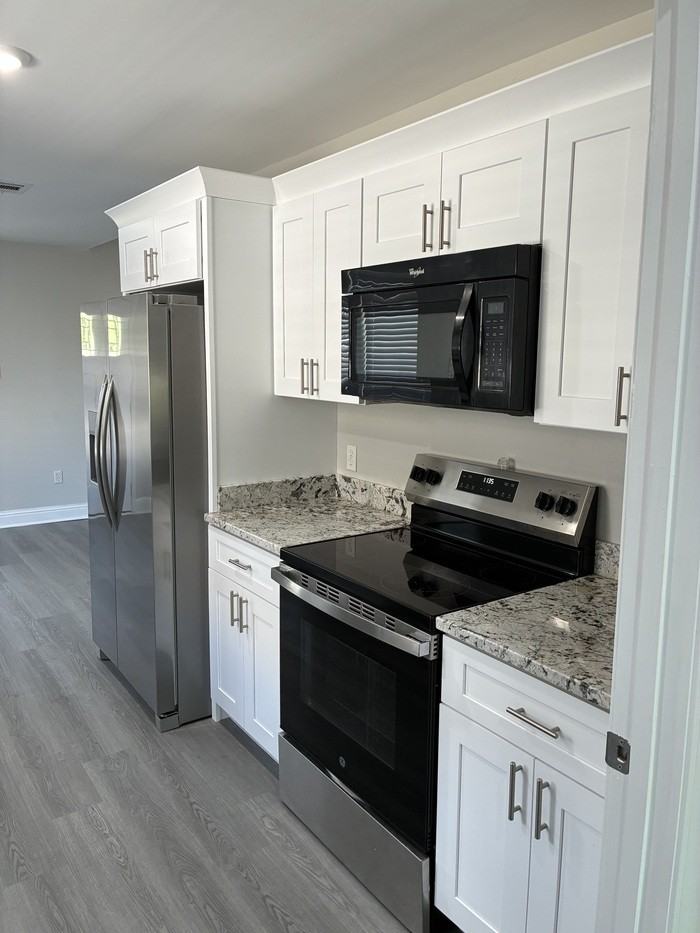 3053 Longfellow Rd - Photo 3 of 18