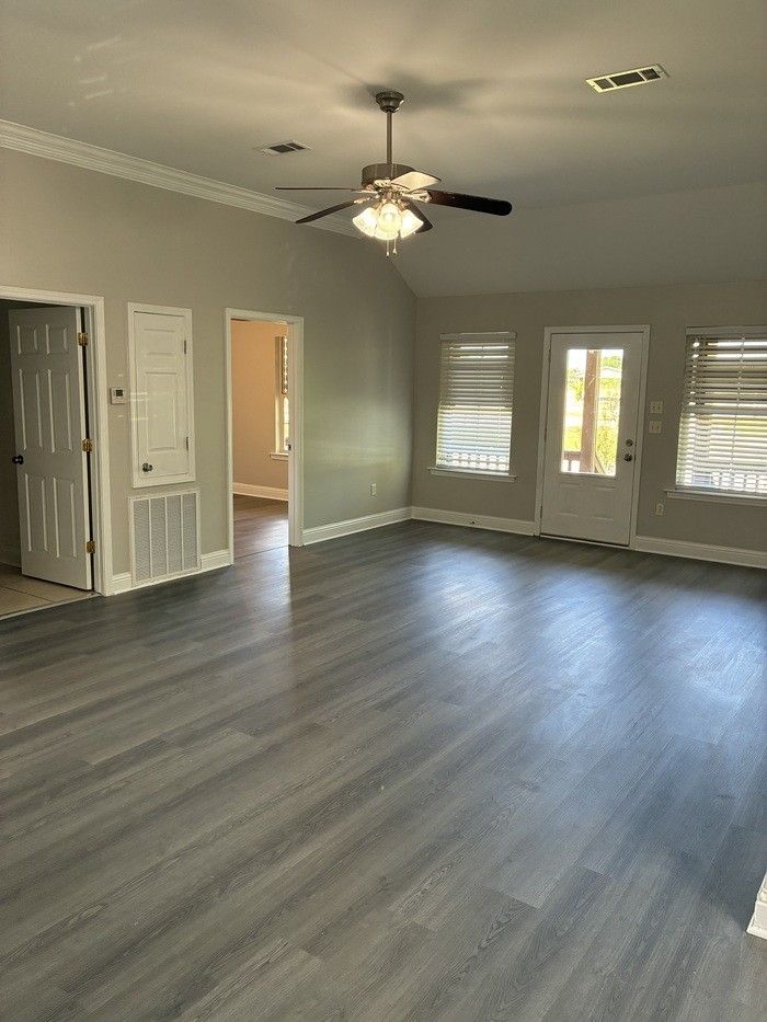 3053 Longfellow Rd - Photo 7 of 18