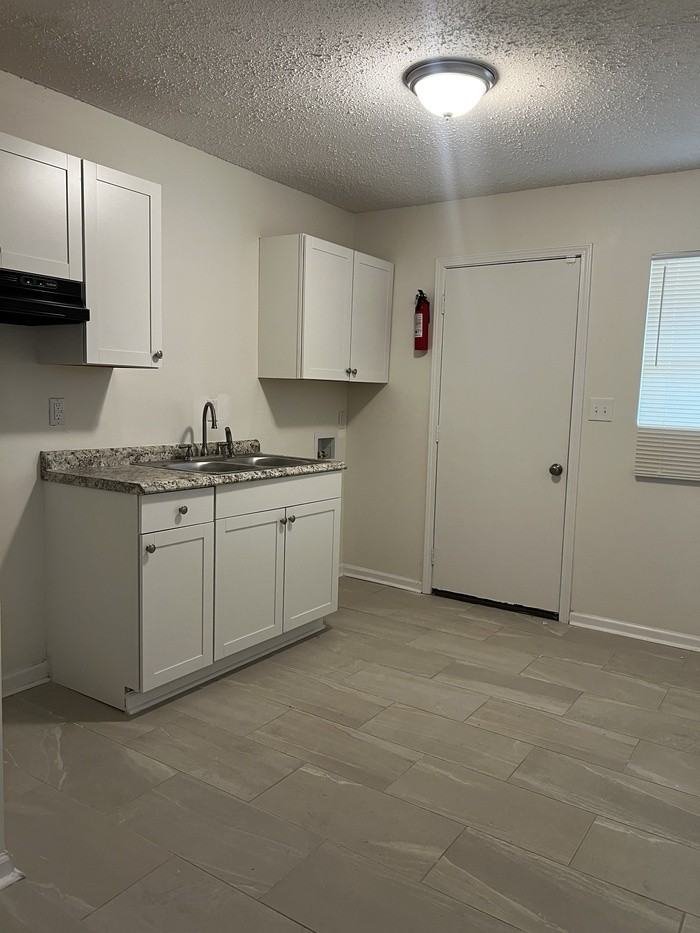 2947 Carnes Ave - Photo 3 of 8