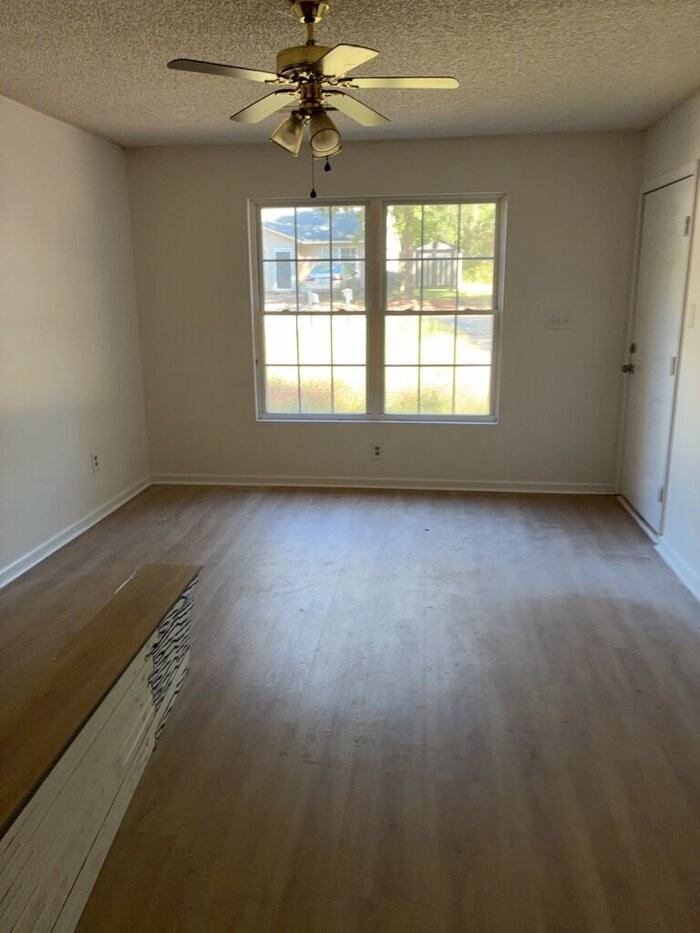 3520 Vista Trl #A - Photo 4 of 9