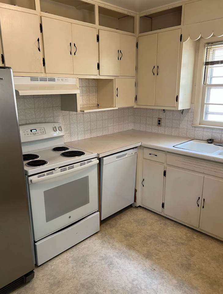 1186 Sw High Ave - Photo 6 of 22