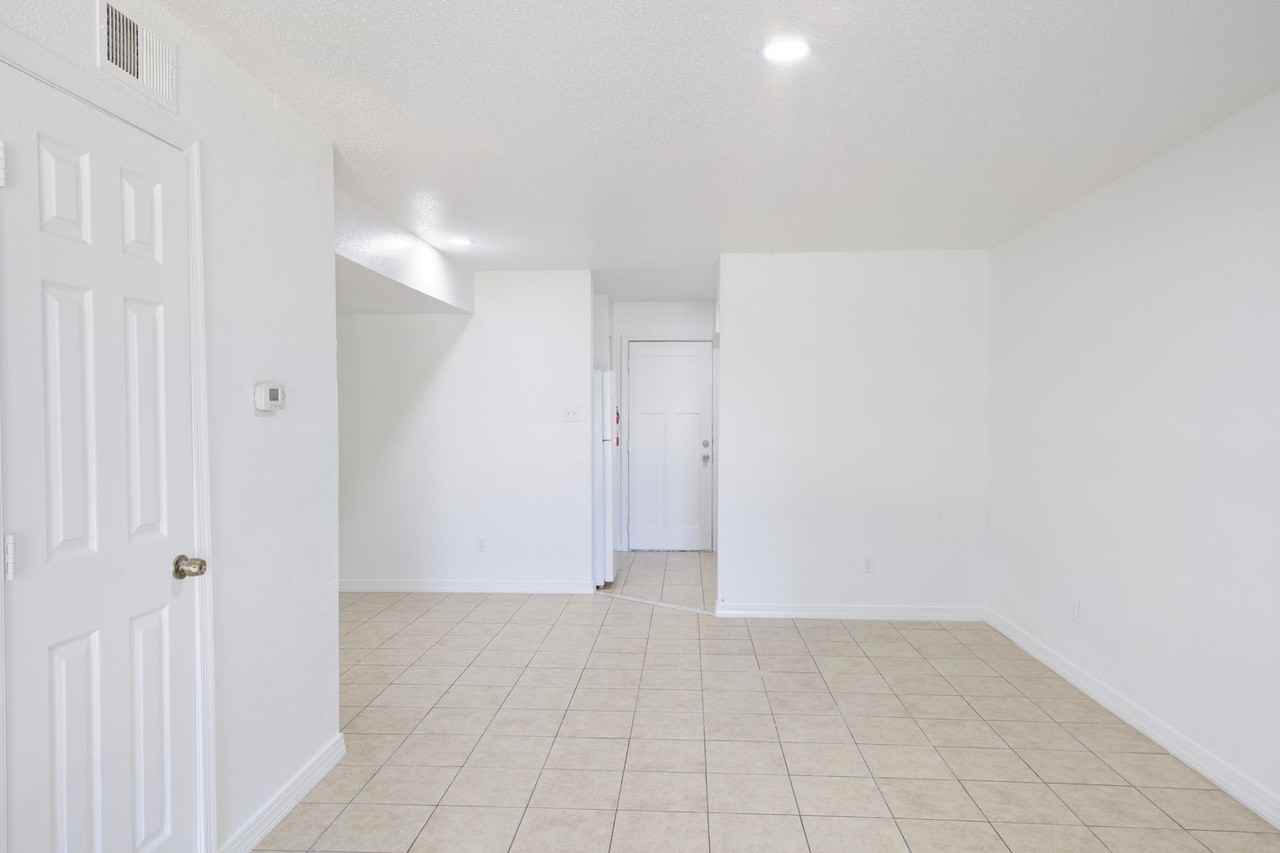 Hallshire Apartments - Photo 3 of 50