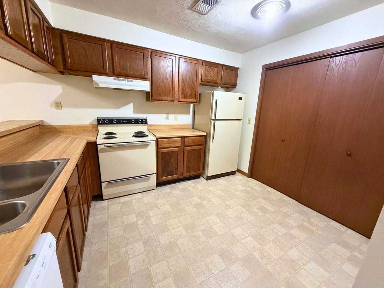 405 Clayton Dr #28 - Photo 7 of 25