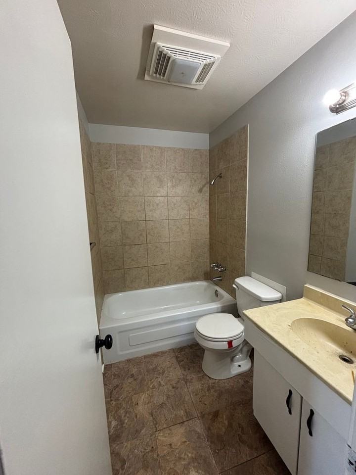 2900 Mackey Ln - Photo 4 of 9