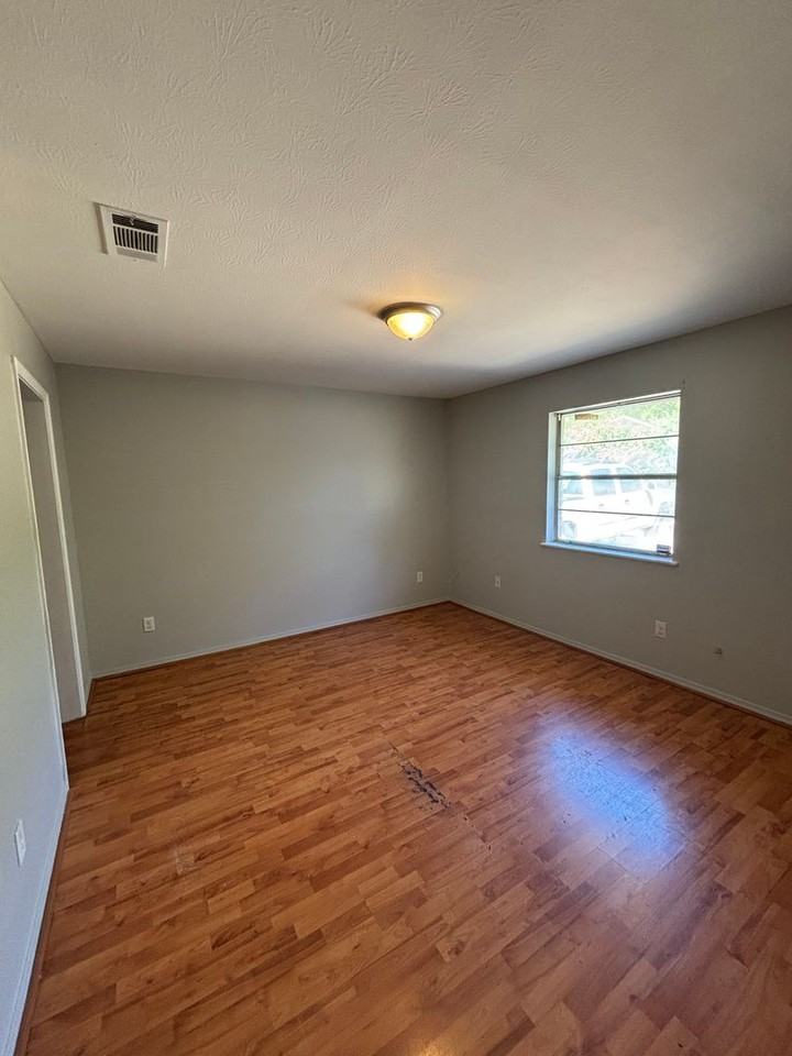 2900 Mackey Ln - Photo 6 of 9