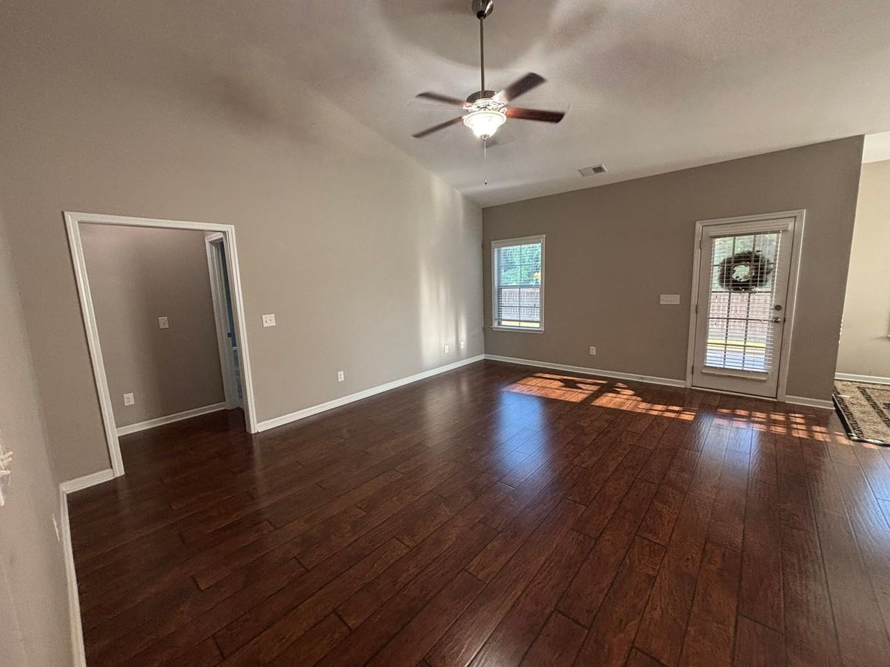 412 Tufton Ct - Photo 4 of 21