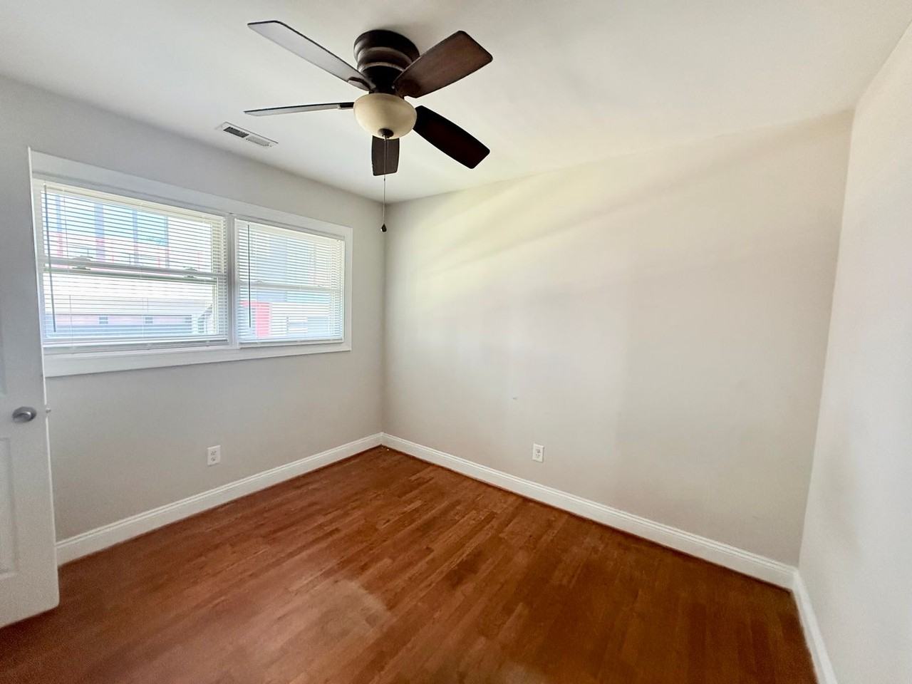 422 State St #3 - Photo 5 of 6