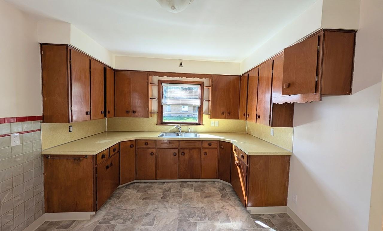200 E Lincoln Ave - Photo 4 of 11