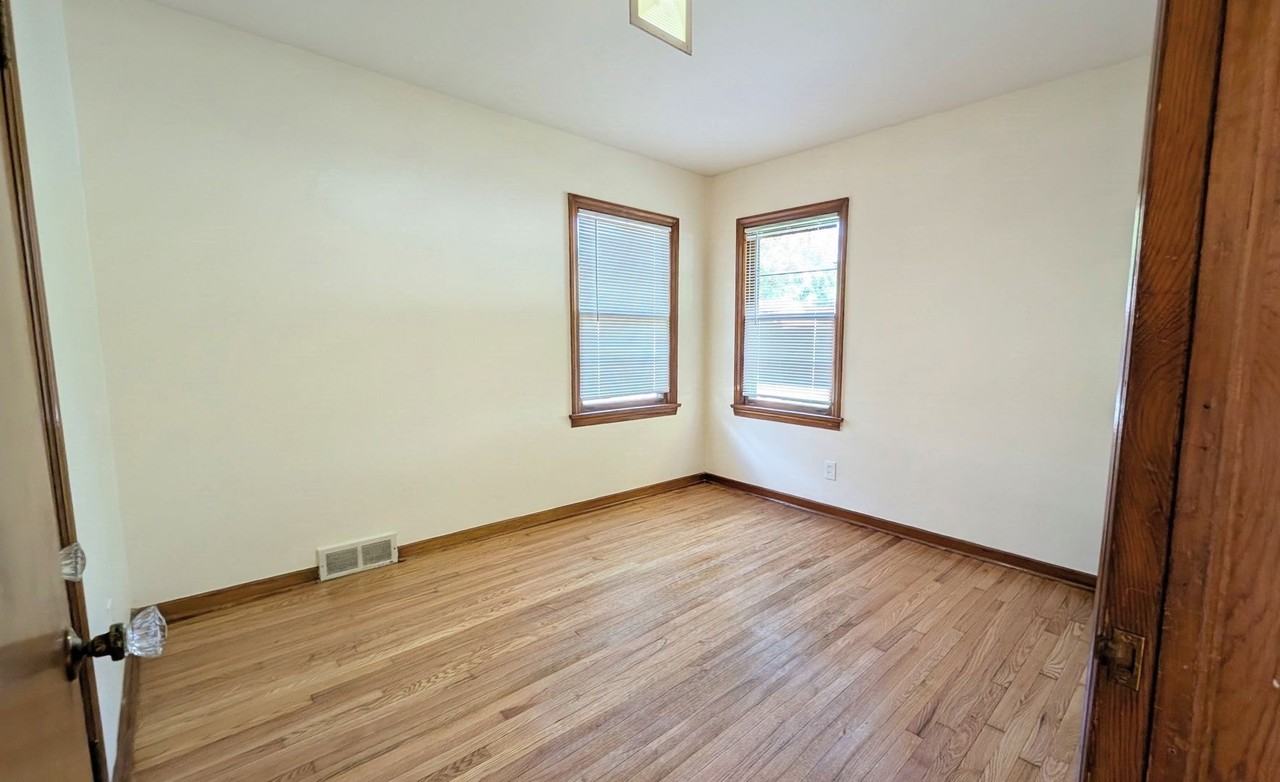200 E Lincoln Ave - Photo 6 of 11