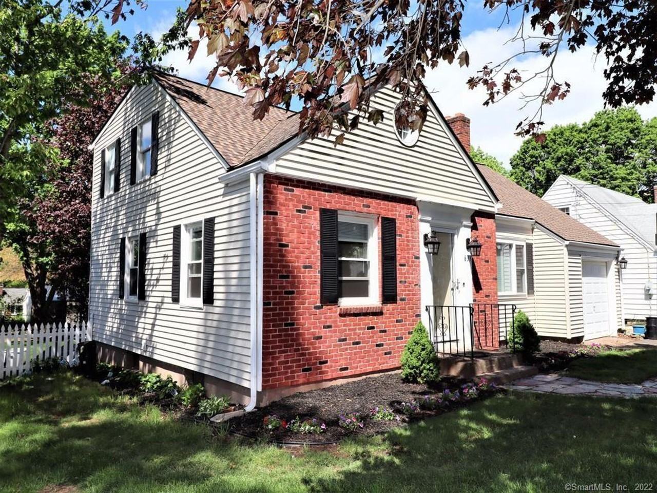 633 Oak St - Photo 2 of 30