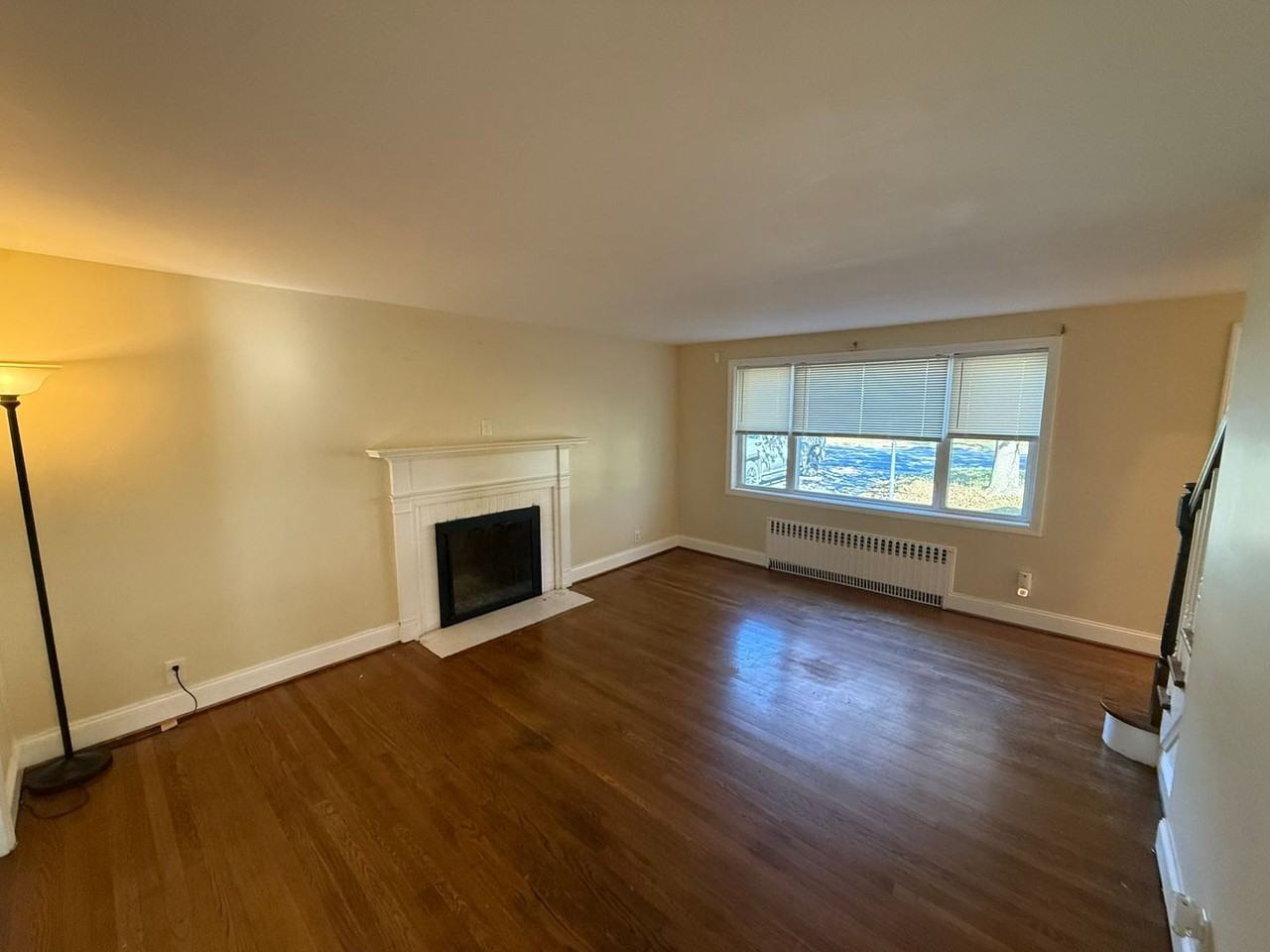 633 Oak St - Photo 5 of 30