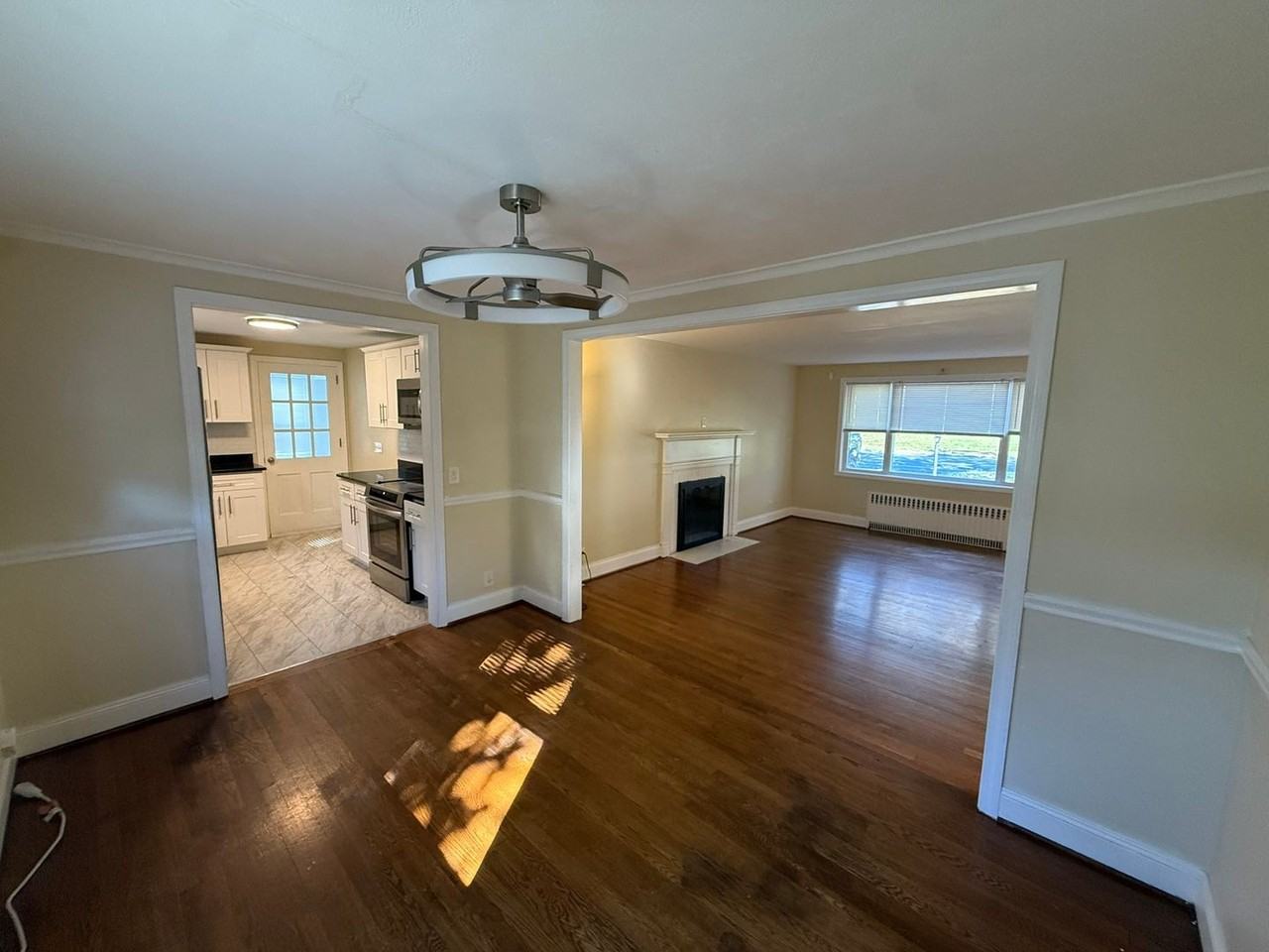 633 Oak St - Photo 6 of 30