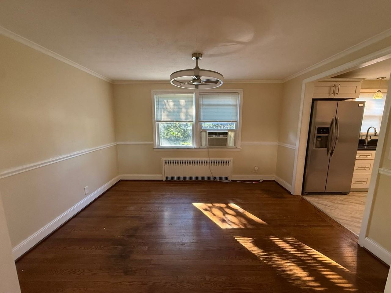 633 Oak St - Photo 7 of 30