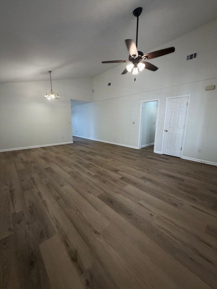 110 Northside Dr - Photo 7 of 28