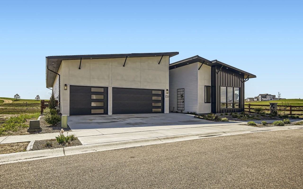 1759 Abundance Dr - Photo 3 of 50