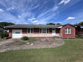 featured image of 1640 Farmer Ave