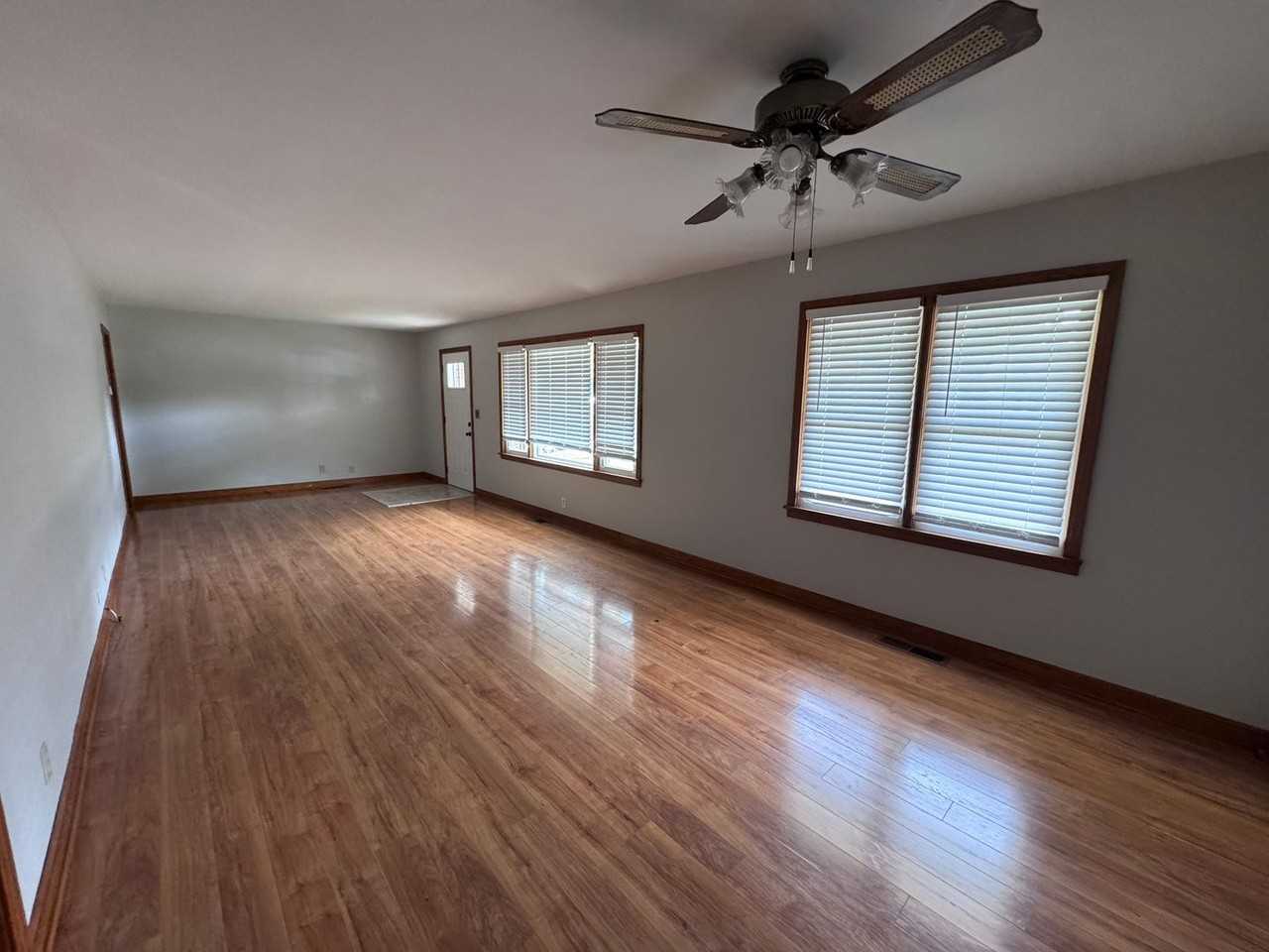 1640 Farmer Ave - Photo 4 of 27