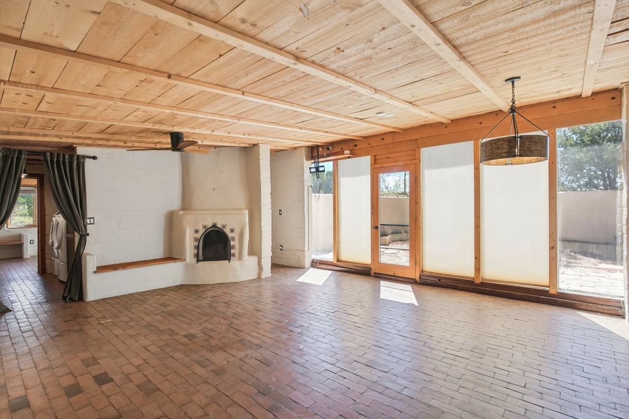 28 Alondra Rd - Photo 4 of 22