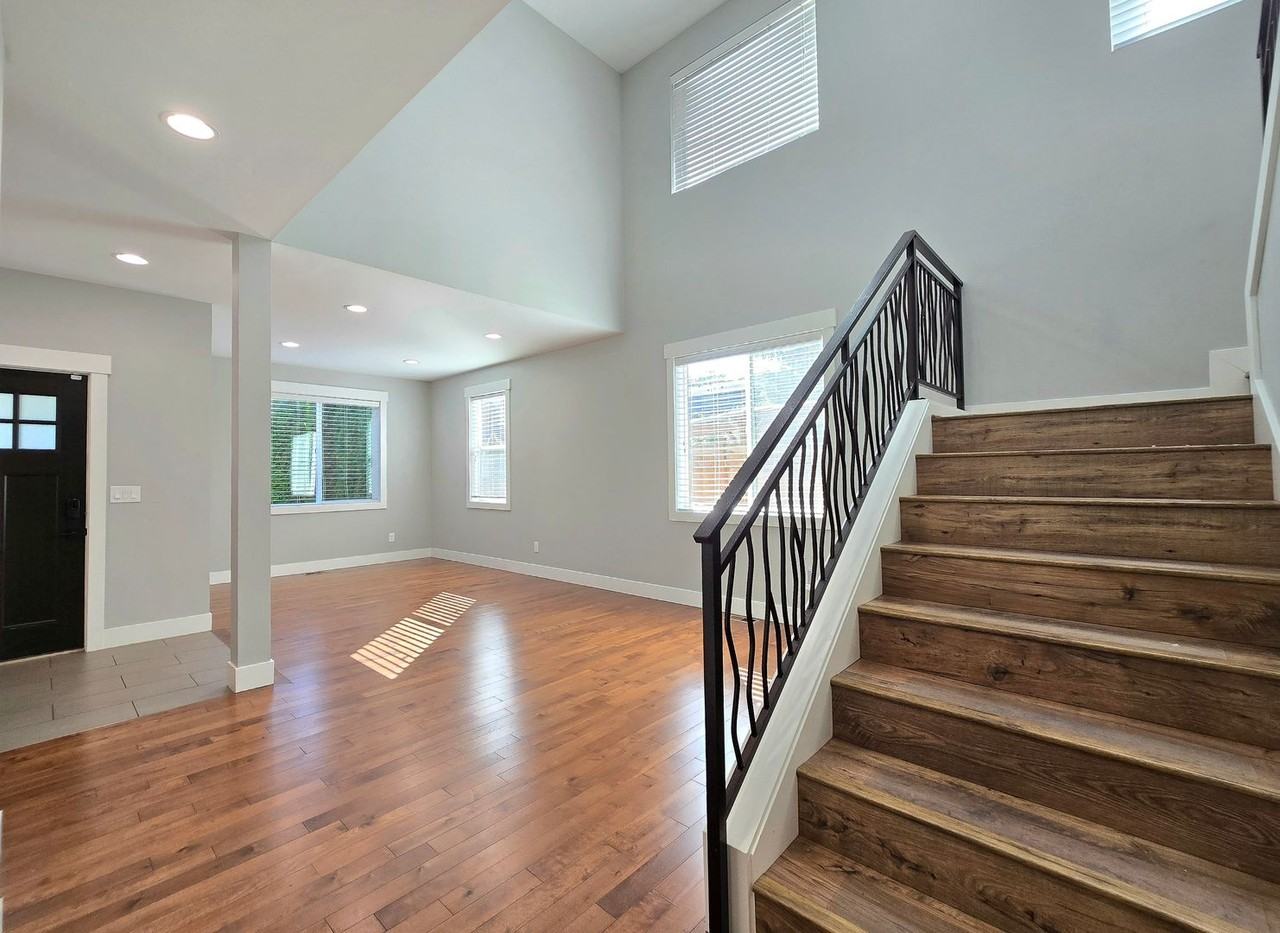 10025 5th Pl Se - Photo 4 of 29