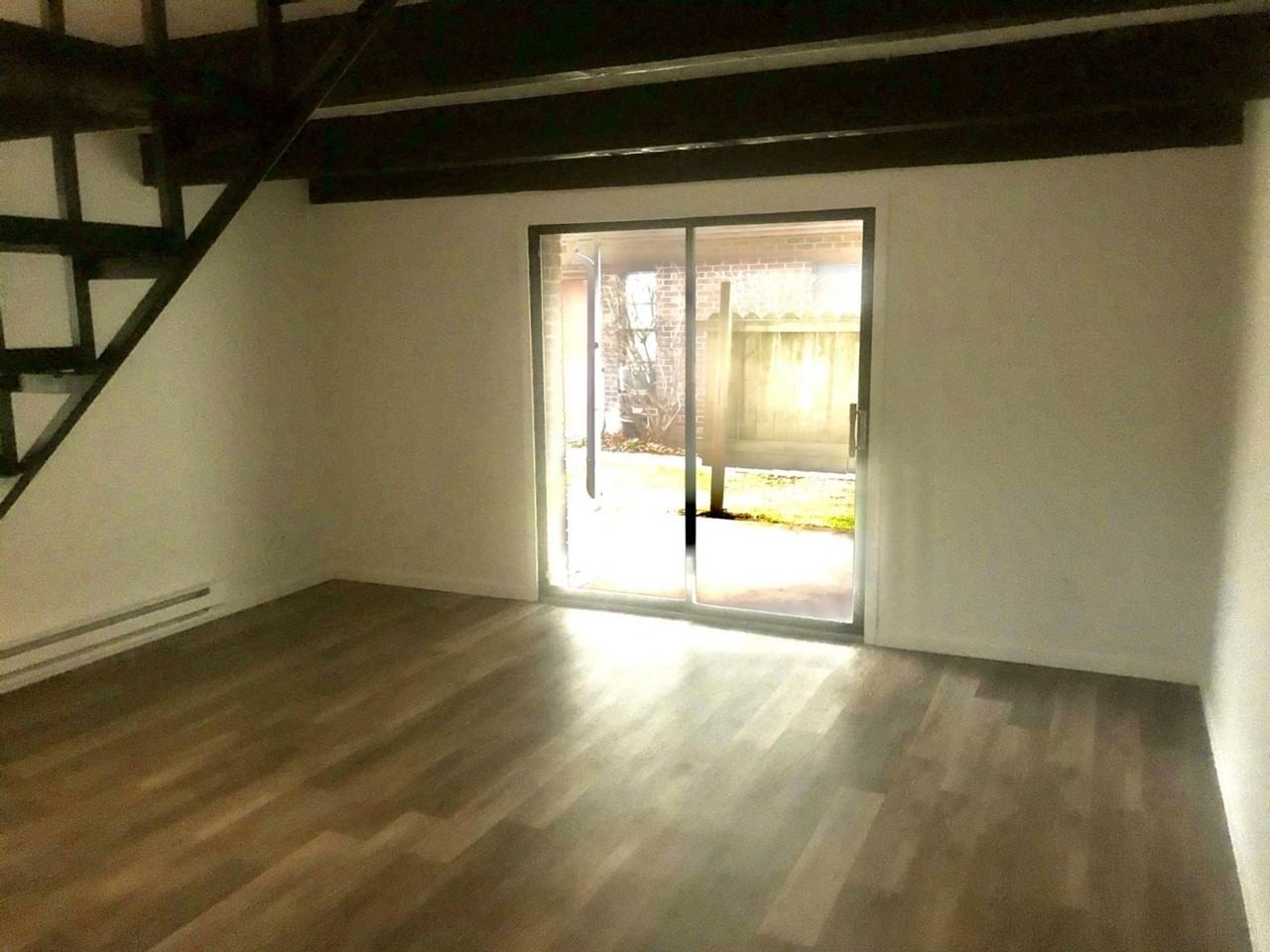 67 Riley St - Photo 4 of 7