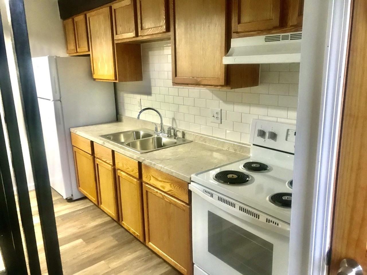 67 Riley St - Photo 5 of 7