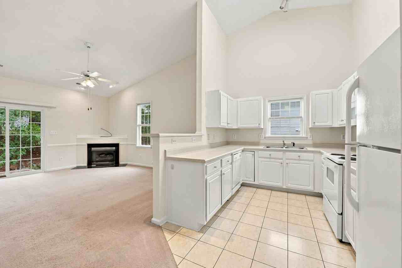 85 Brookmere Dr #D - Photo 3 of 47