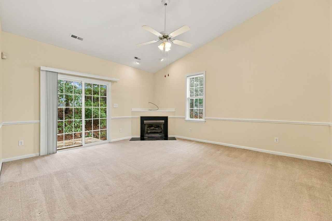 85 Brookmere Dr #D - Photo 4 of 47
