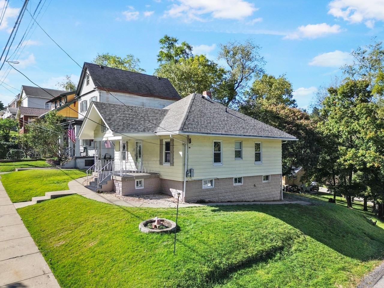 337 Meredith St - Photo 2 of 25