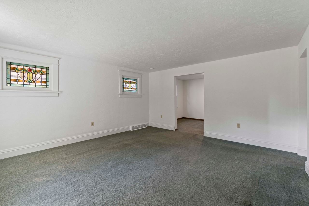 337 Meredith St - Photo 4 of 25