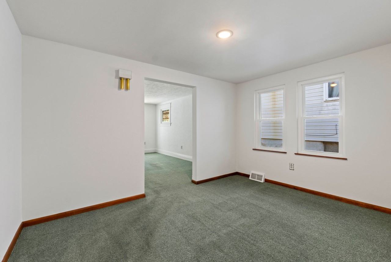 337 Meredith St - Photo 6 of 25