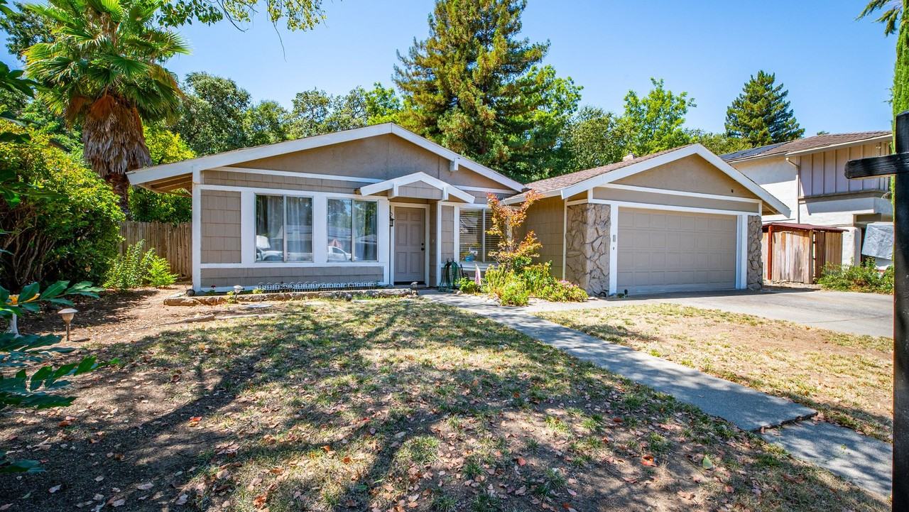 226 N Alamo Dr - Photo 2 of 15