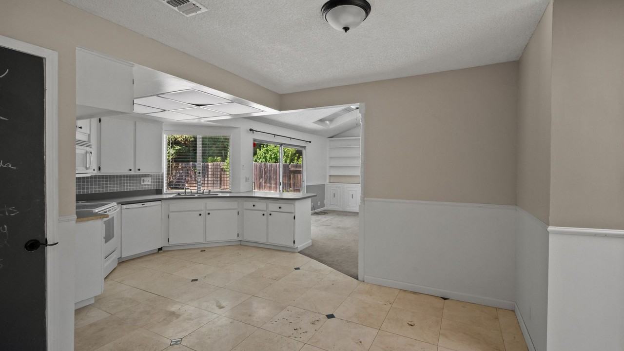 226 N Alamo Dr - Photo 5 of 15