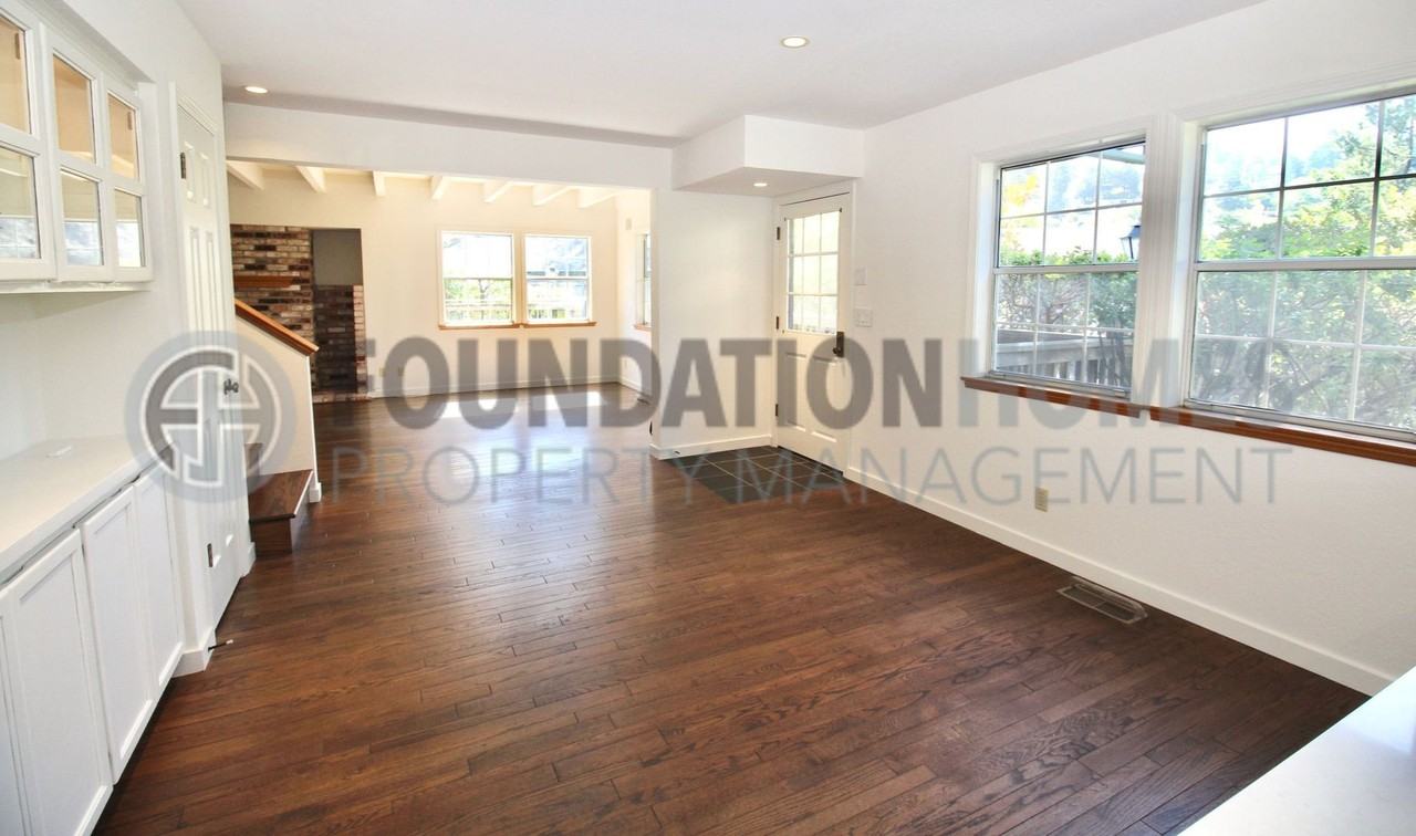 813 Miller Ave - Photo 4 of 17
