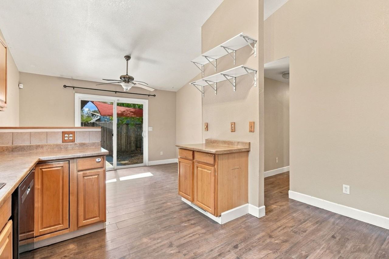 1935 Commons Ct - Photo 4 of 34