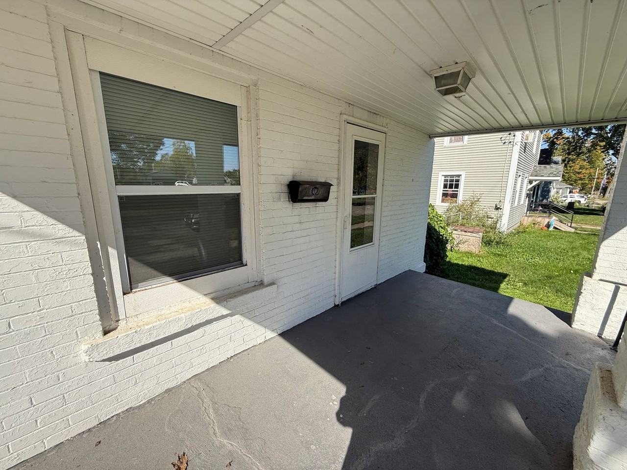930 Backus St - Photo 3 of 24